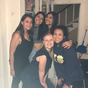 Meet your Posher, Laura